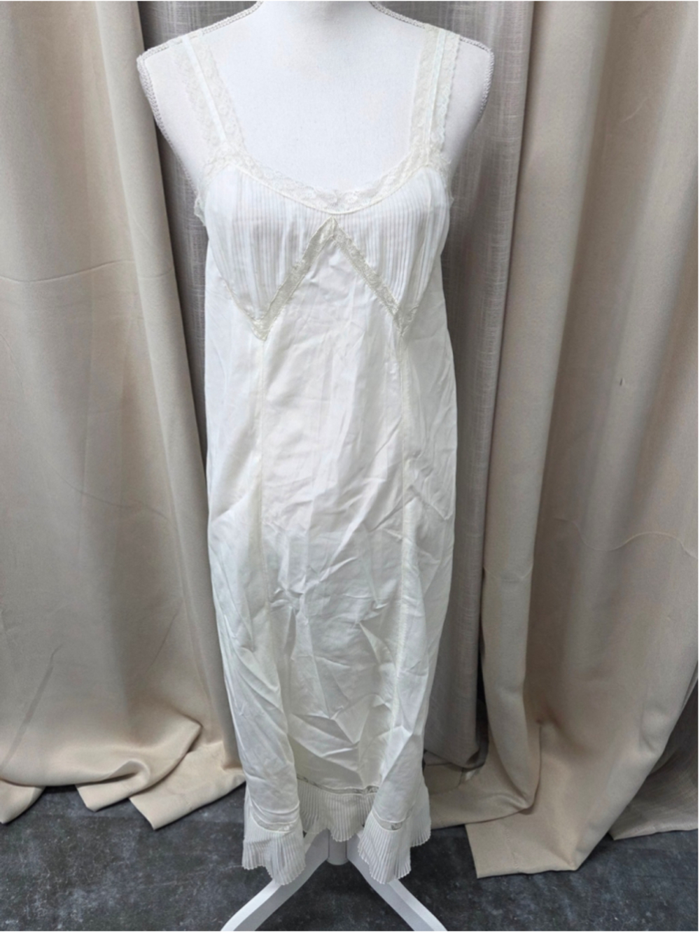 Classic White Lace-Trim Slip Chemise